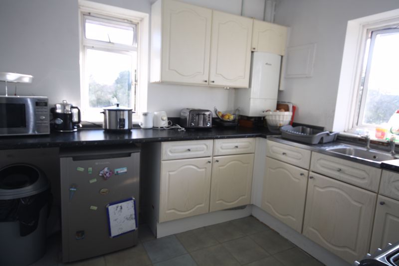 2 bed for sale in Newbury Close, Northolt UB5 Zoopla