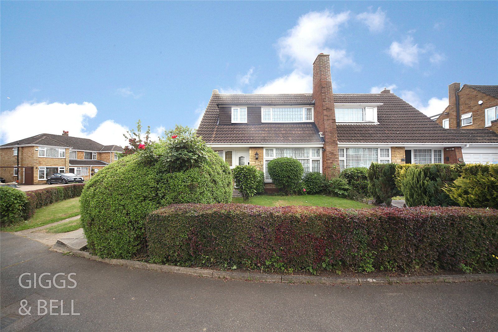 3 bed semidetached house for sale in Forrest Crescent, Luton LU2 Zoopla