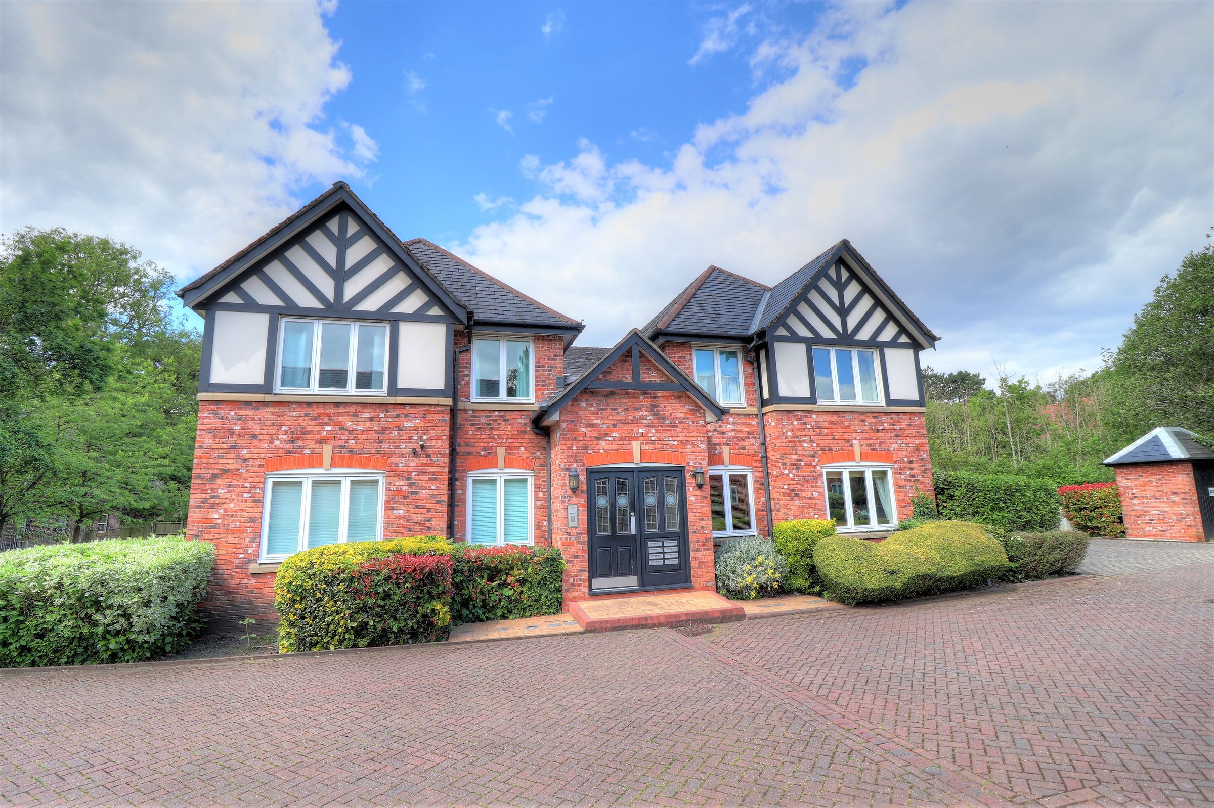 2 bed flat for sale in Eton Drive, Heald Green, Cheadle SK8 Zoopla