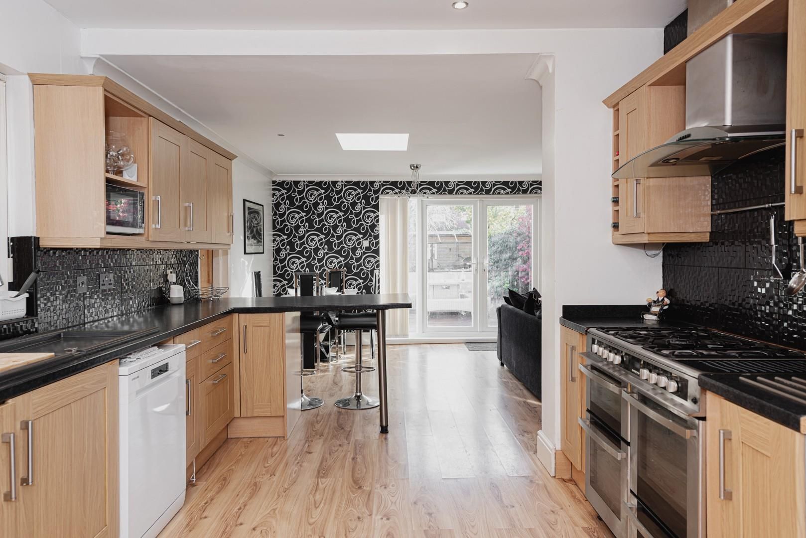 5 bed semidetached house for sale in Chadacre Road, Stoneleigh, Epsom