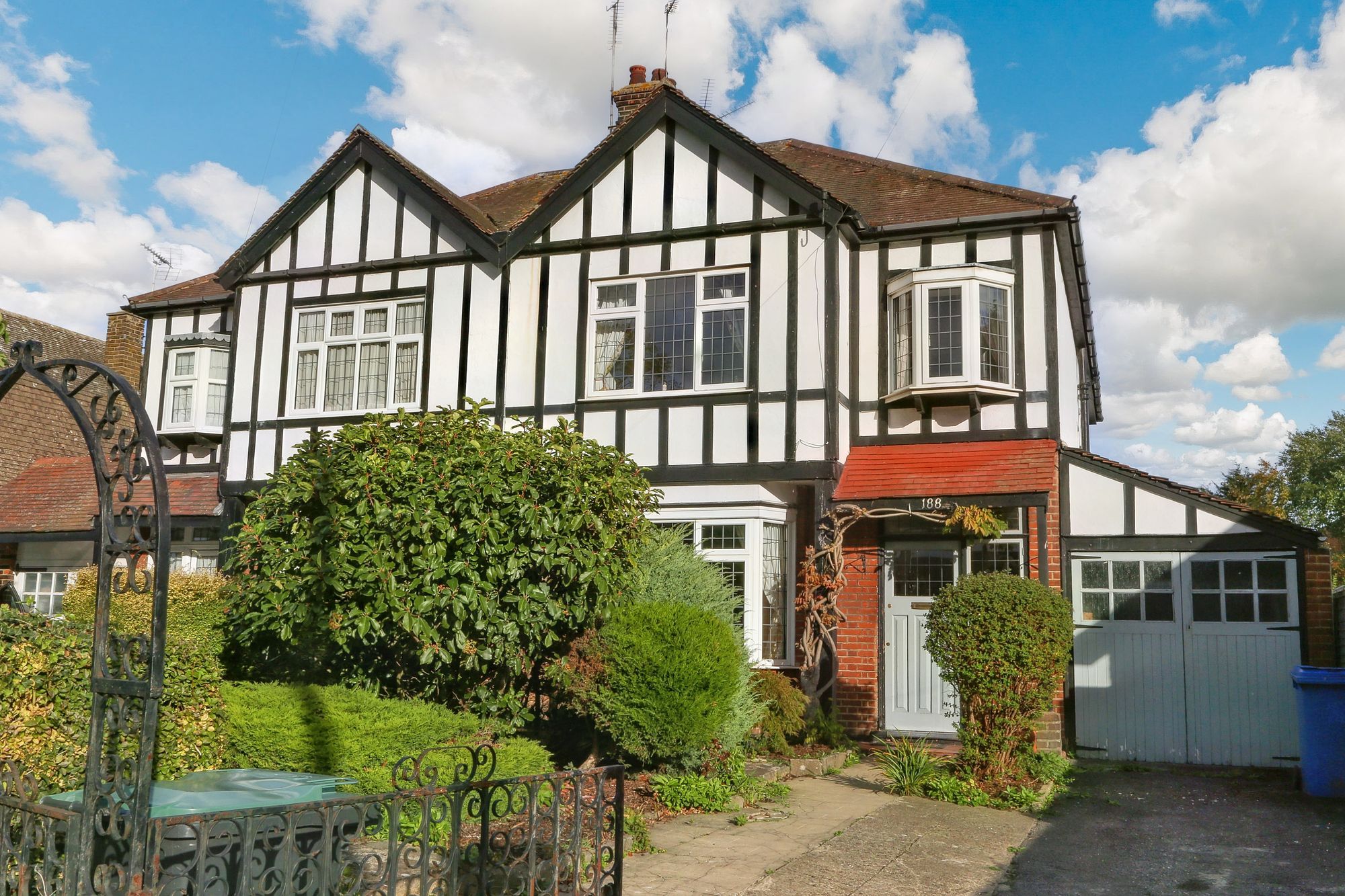 4 bed semidetached house for sale in Thorpe Hall Avenue, Thorpe Bay