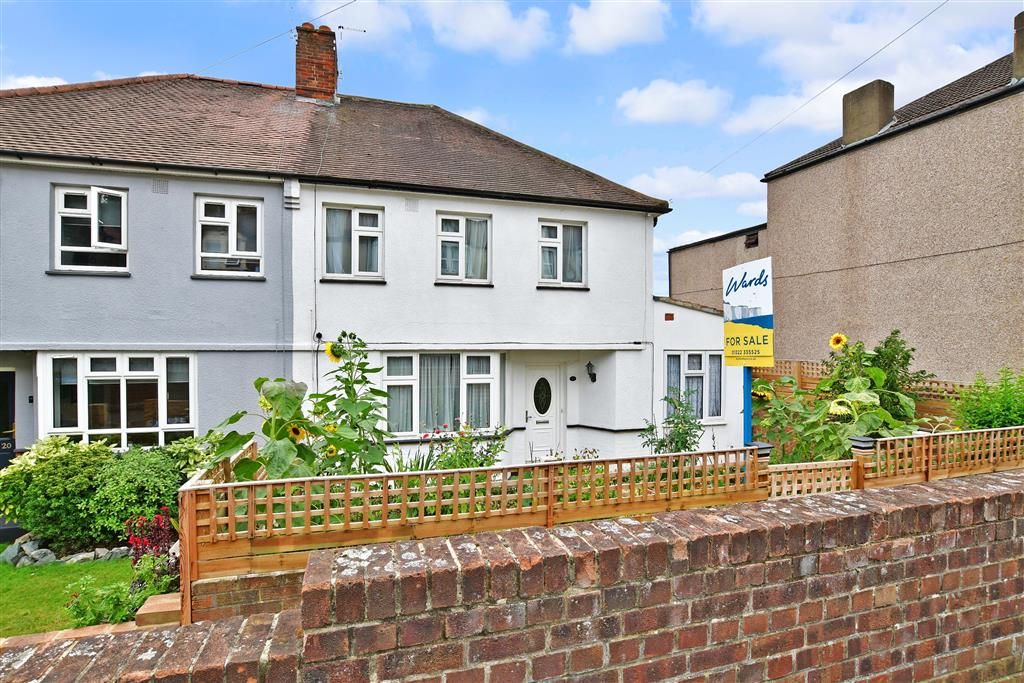 4 bed semidetached house for sale in Holly Hill Road, Erith, Kent DA8