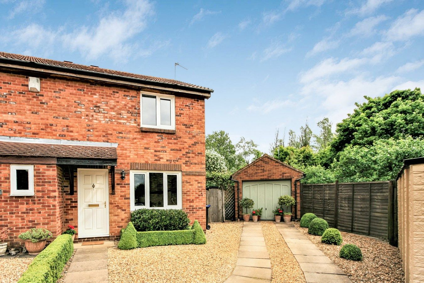 3 bed semidetached house for sale in Yeoman Meadow, East Hunsbury
