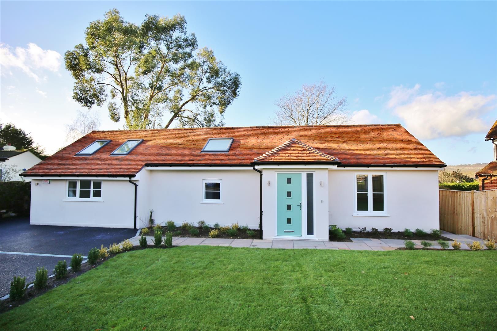 3 bed detached bungalow for sale in Maidstone Road, Platt, Sevenoaks