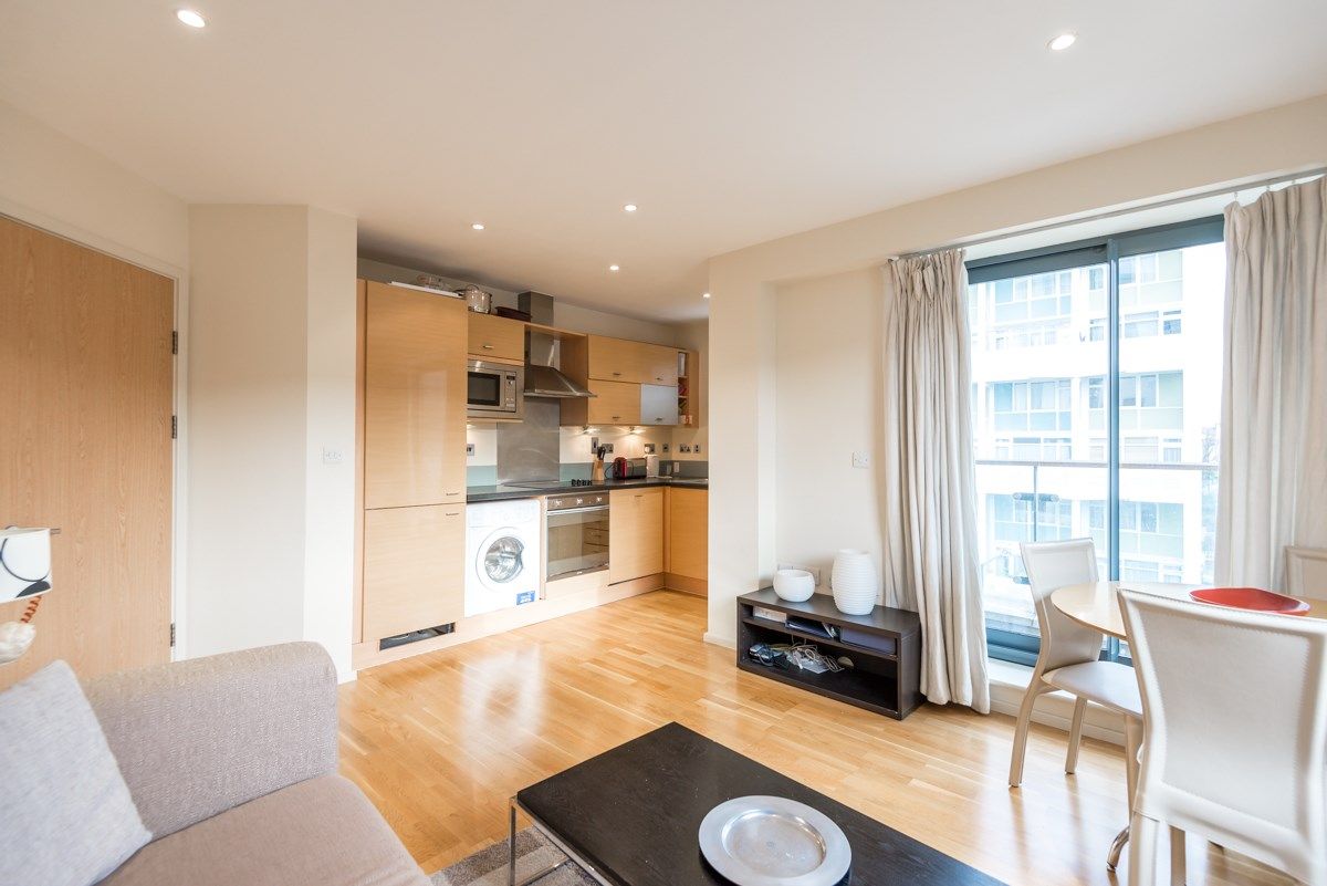 Ikon House 447 Cable Street Wapping London E1W  