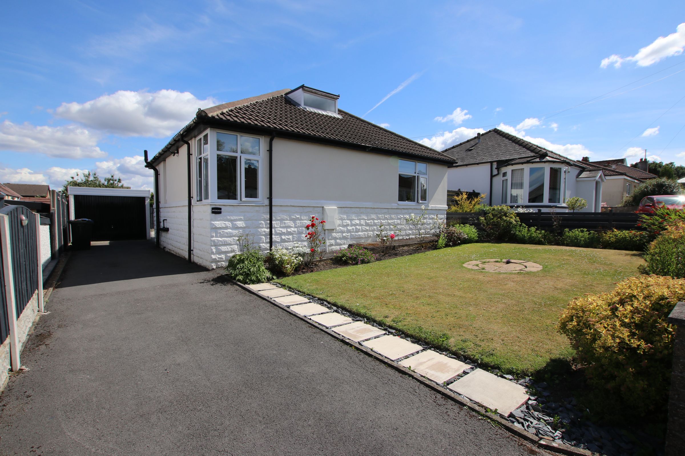2 bed detached bungalow for sale in Eddyfield Road, Oxspring, Sheffield