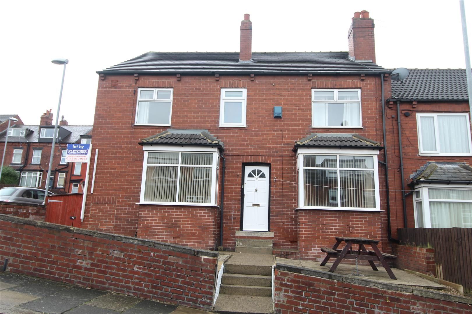 3 bed property to rent in Woodside Terrace, Burley, Leeds LS4 Zoopla