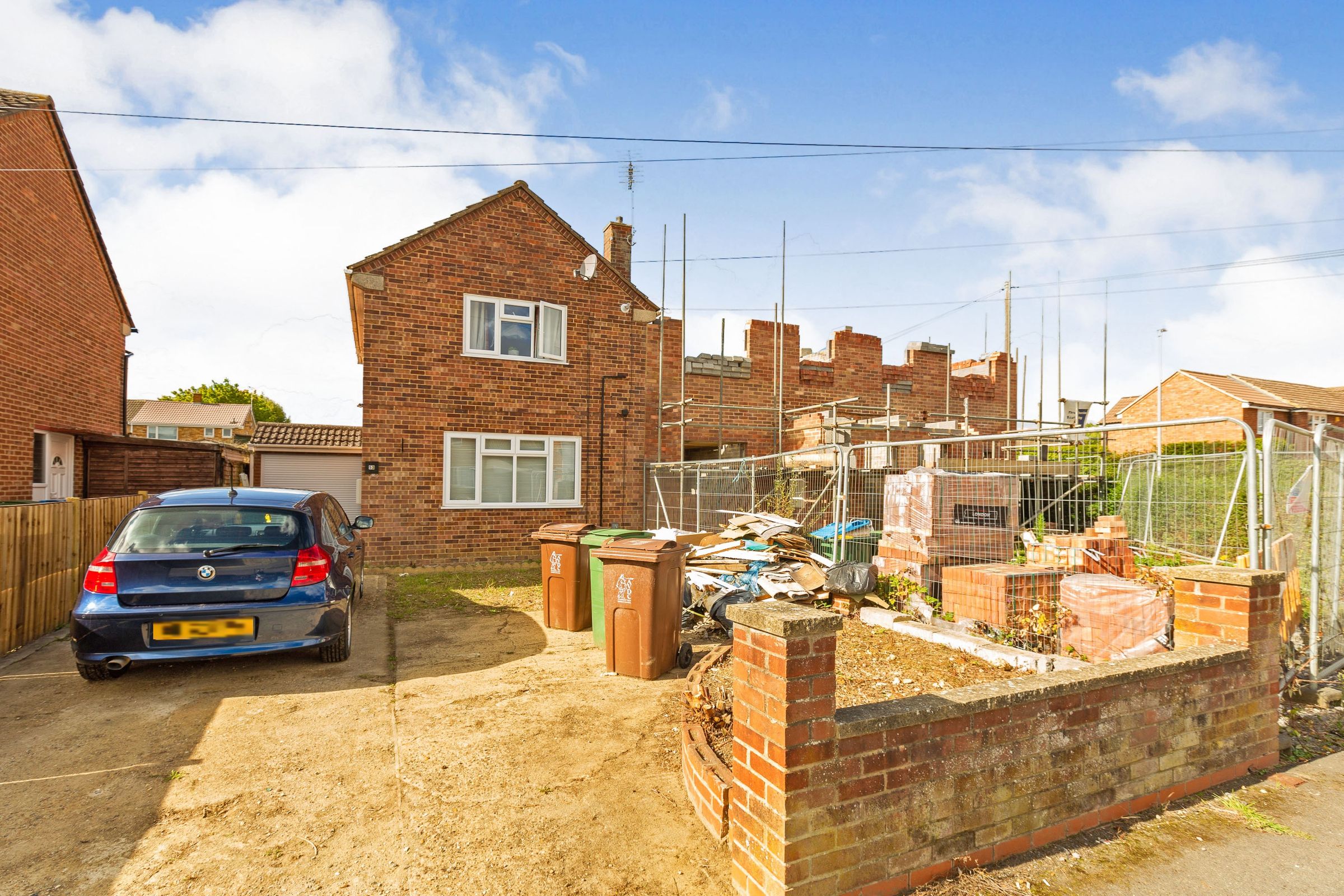 2 bed semidetached house for sale in Meadowcroft, Aylesbury HP19 Zoopla