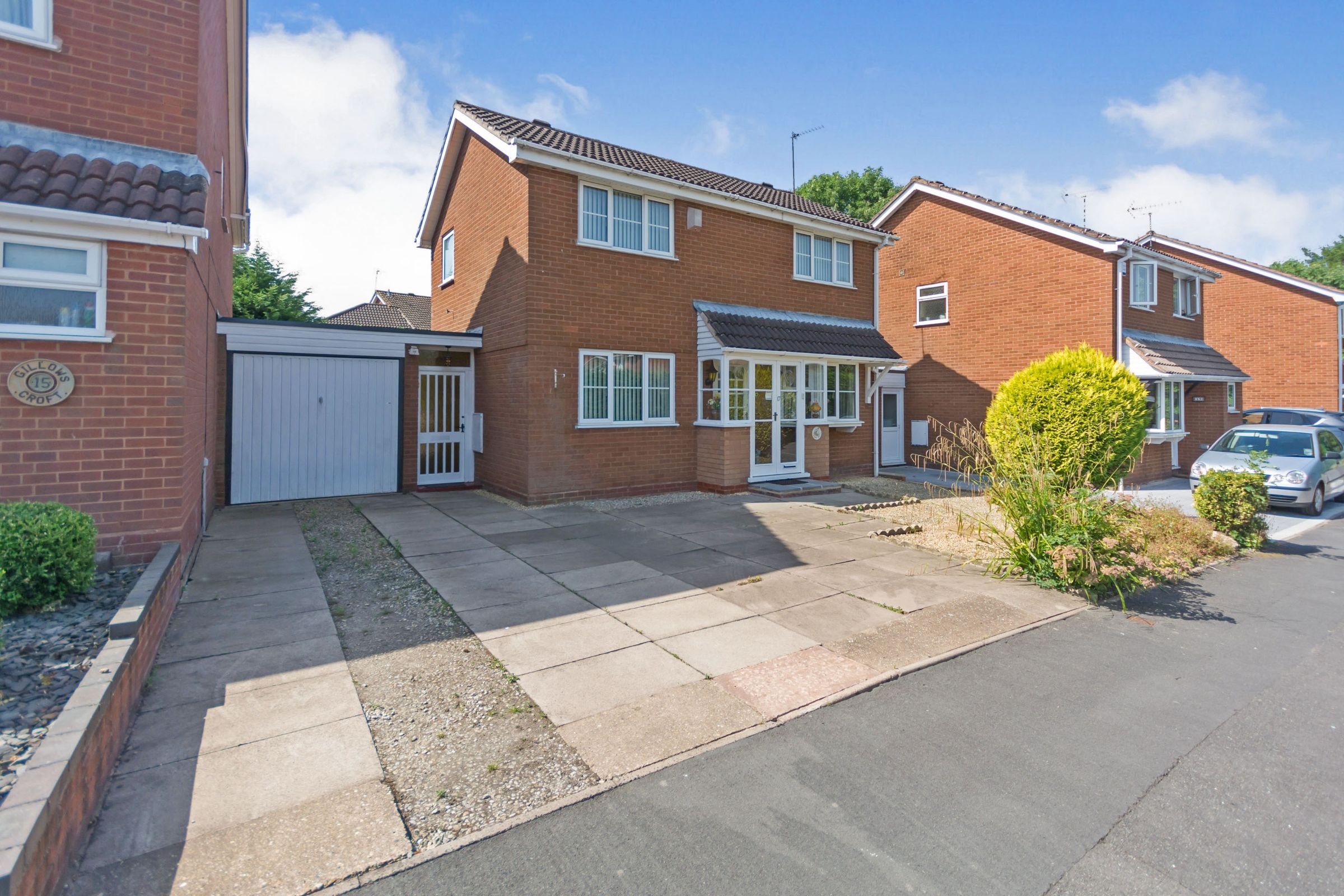 3 bed linkdetached house for sale in Gillows Croft, Shirley, Solihull