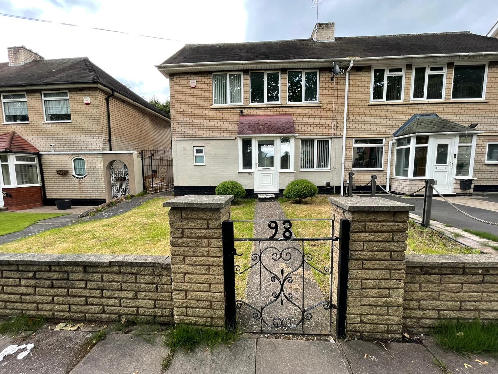 3 bed semidetached house for sale in Meadway, Kitts Green, Birmingham