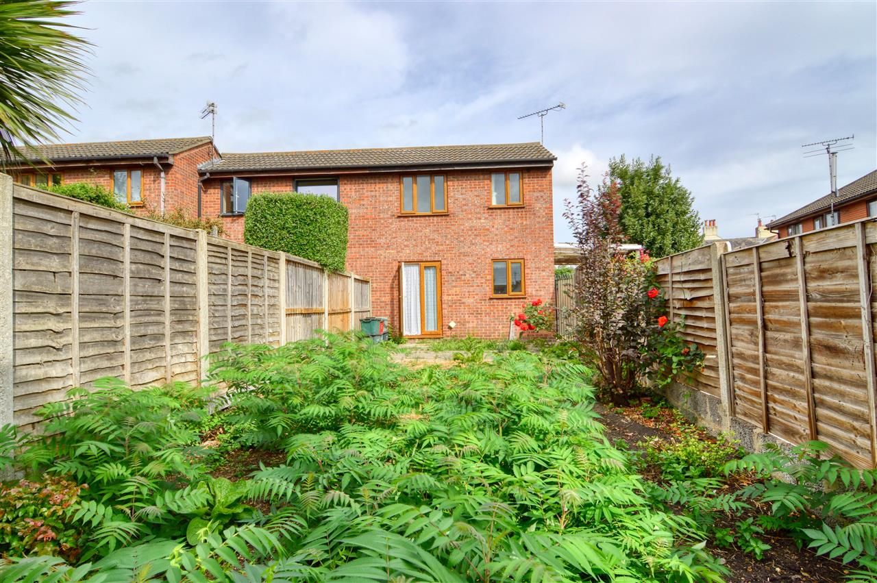 1 bed end terrace house for sale in Anne Close, Brightlingsea