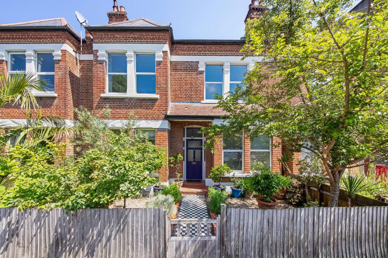 Woodwarde Road, Dulwich SE22  