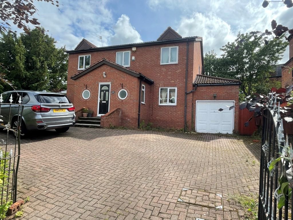 4 bed detached house to rent in Shrewsbury Road, Oxton, Wirral CH43