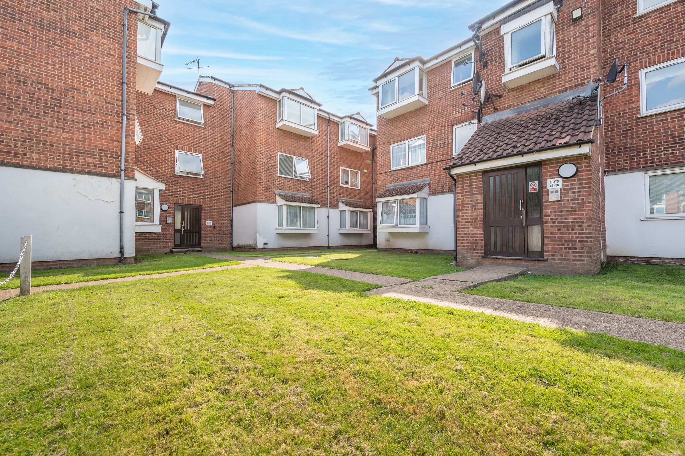 Larch Close, Friern Barnet N11