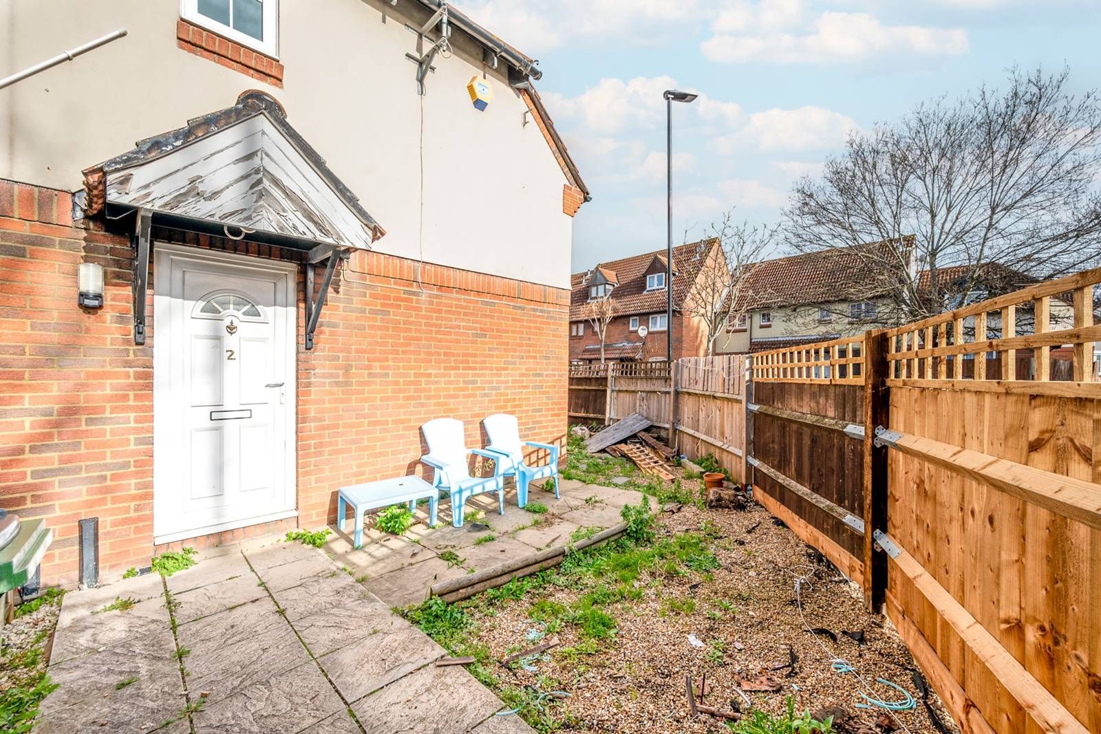 1 bed terraced house for sale in Nickelby Close, Thamesmead, London