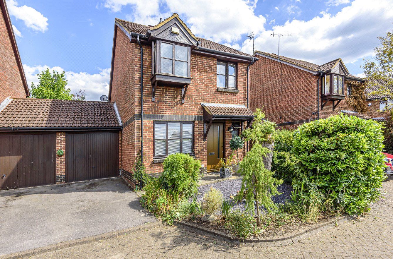 3 bed detached house for sale in Burpham, Guildford, Surrey GU4 Zoopla