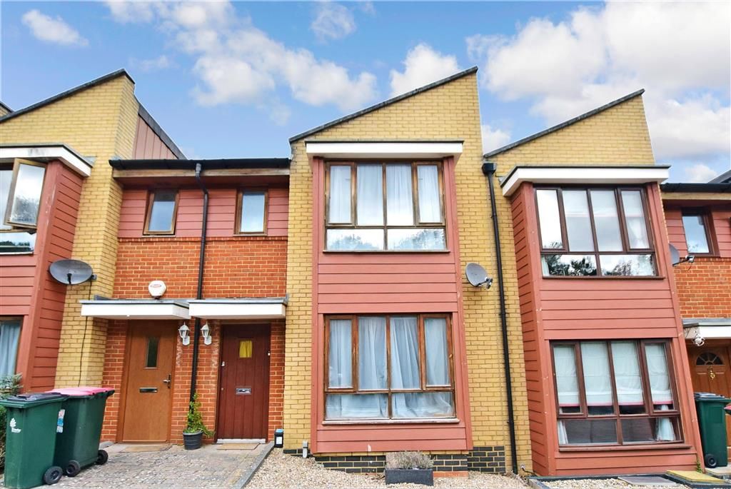 3 bed terraced house for sale in Commonwealth Drive, Three Bridges