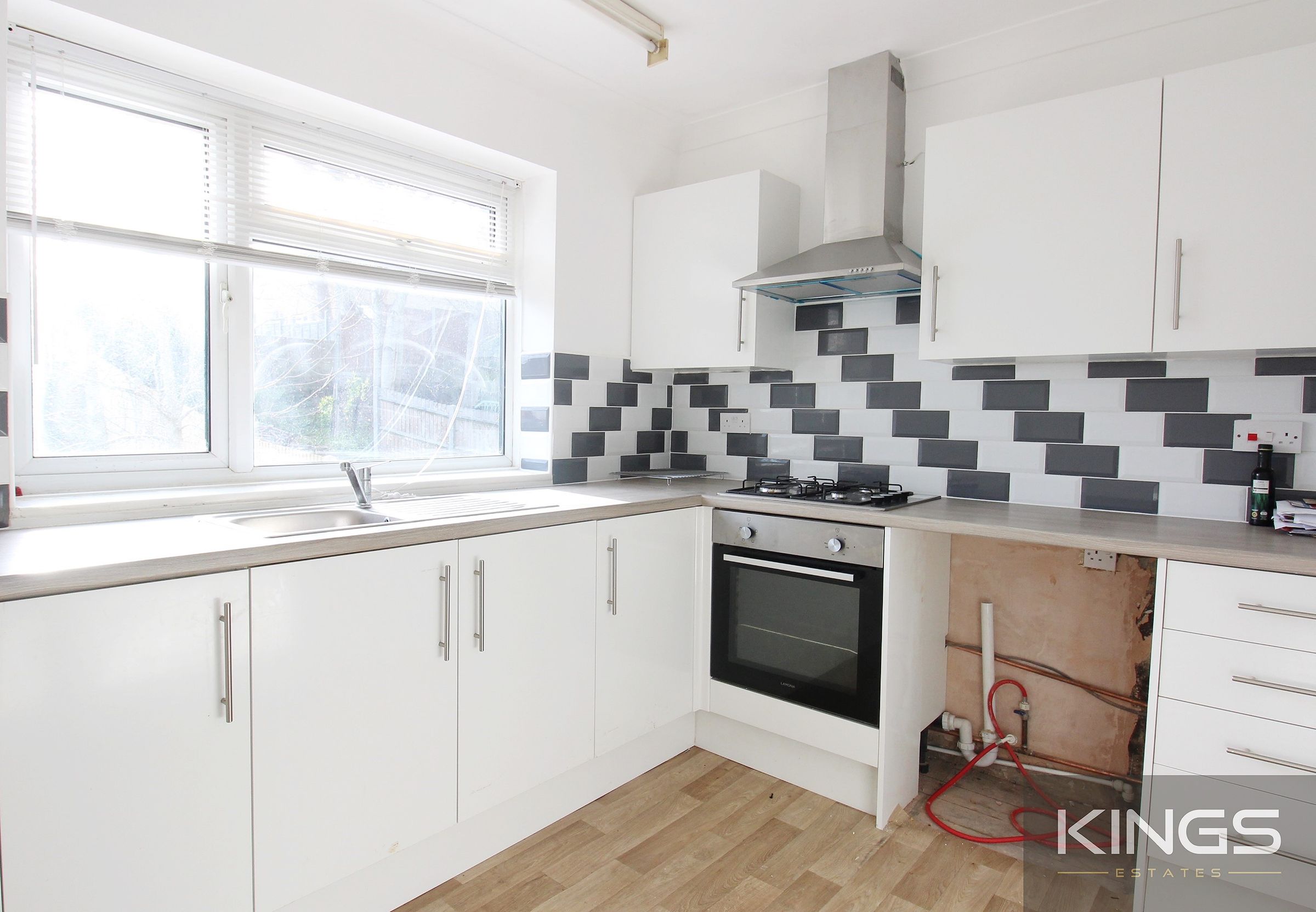 3 bed flat to rent in Vale Drive, Southampton SO18 Zoopla