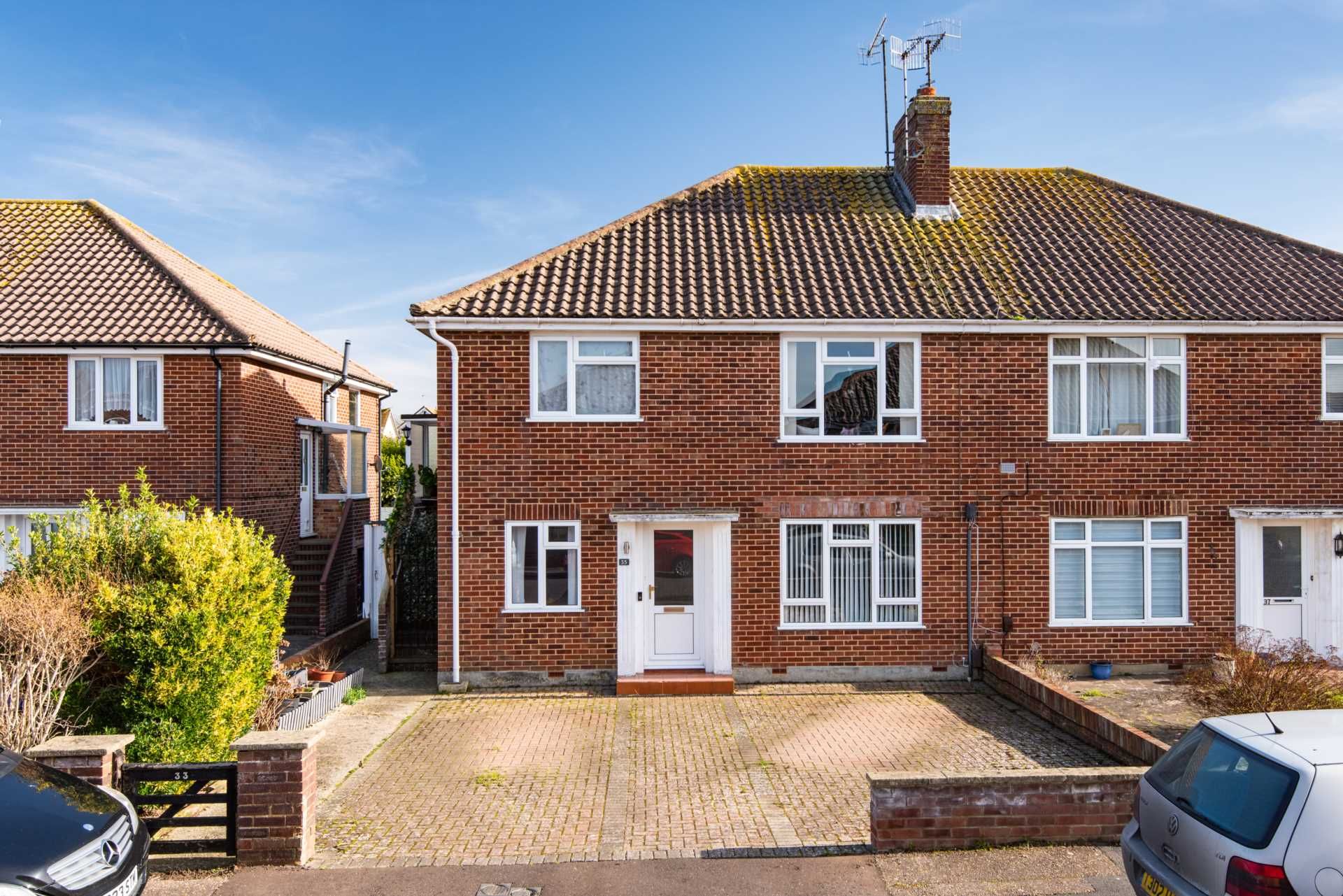 2 bed flat for sale in Chesham Close, GoringBySea BN12 Zoopla
