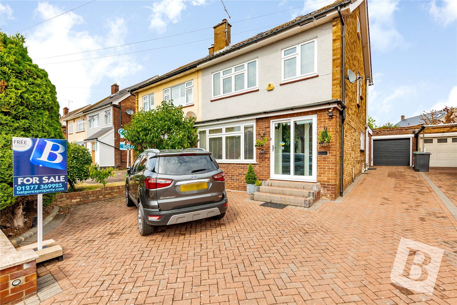 4 bed semidetached house for sale in Marks Avenue, Ongar, Essex CM5