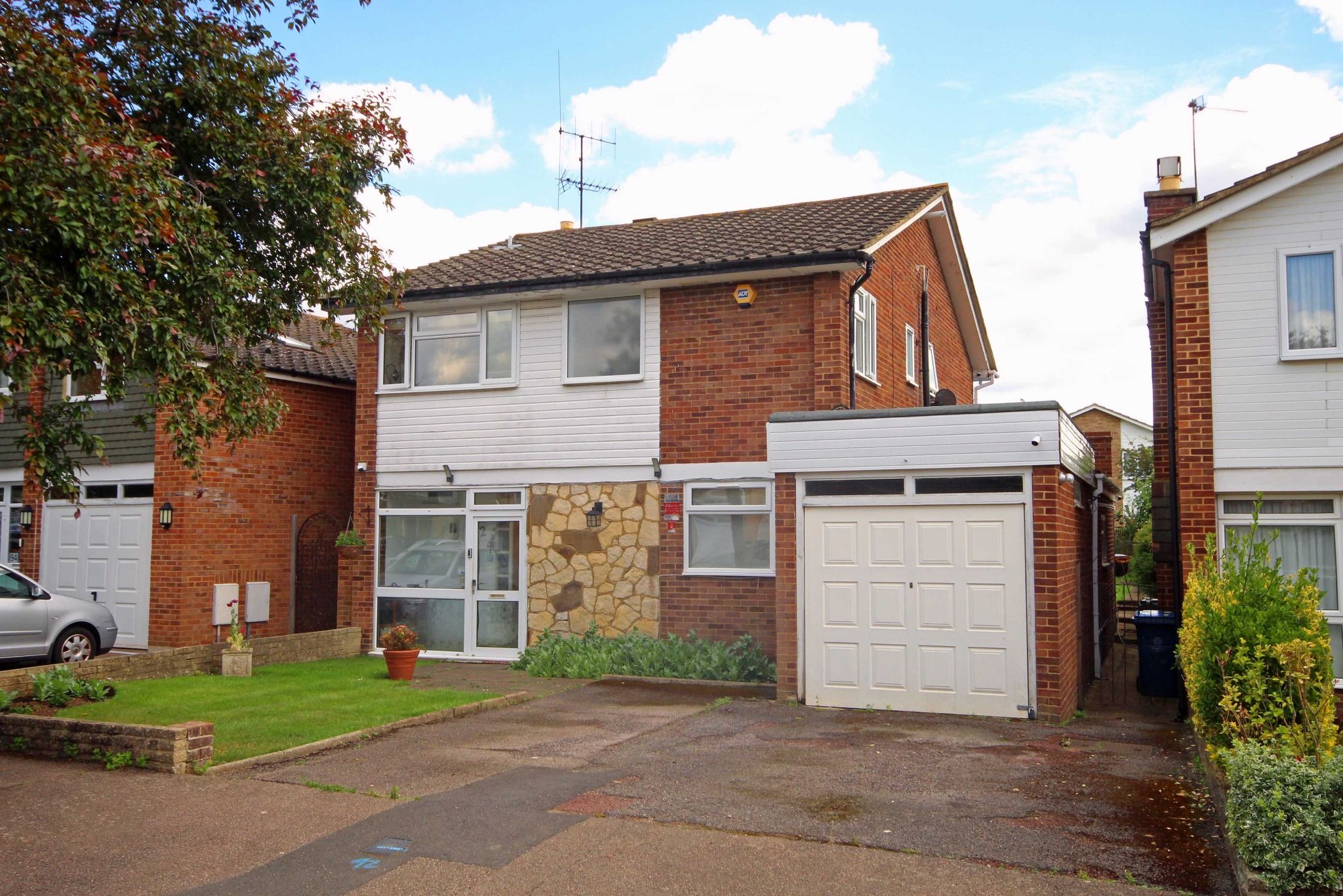 4 bed detached house for sale in Woodhall Gate, Pinner HA5 Zoopla