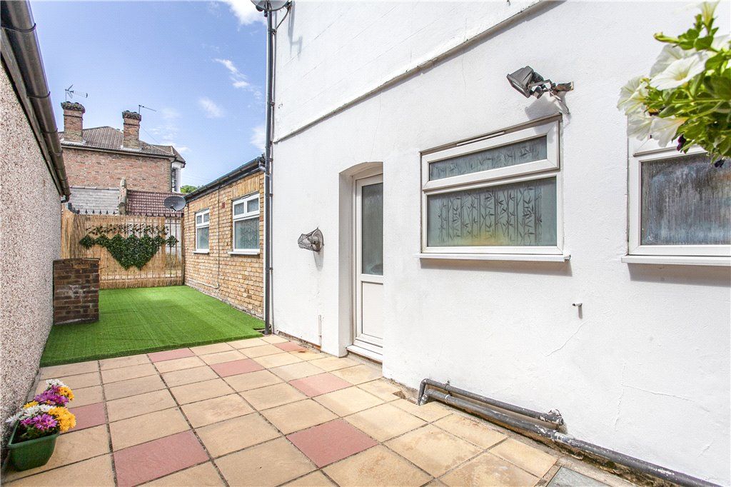 1 bed for sale in Whitehorse Lane, London SE25 Zoopla