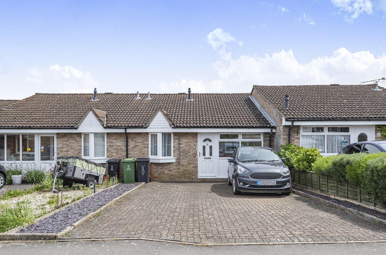 2 bed bungalow for sale in The Dormers, Highworth SN6 Zoopla