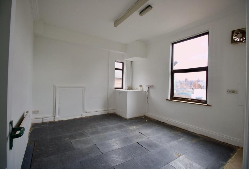 10 bed detached house to rent in Melton Road, Belgrave, Leicester LE4