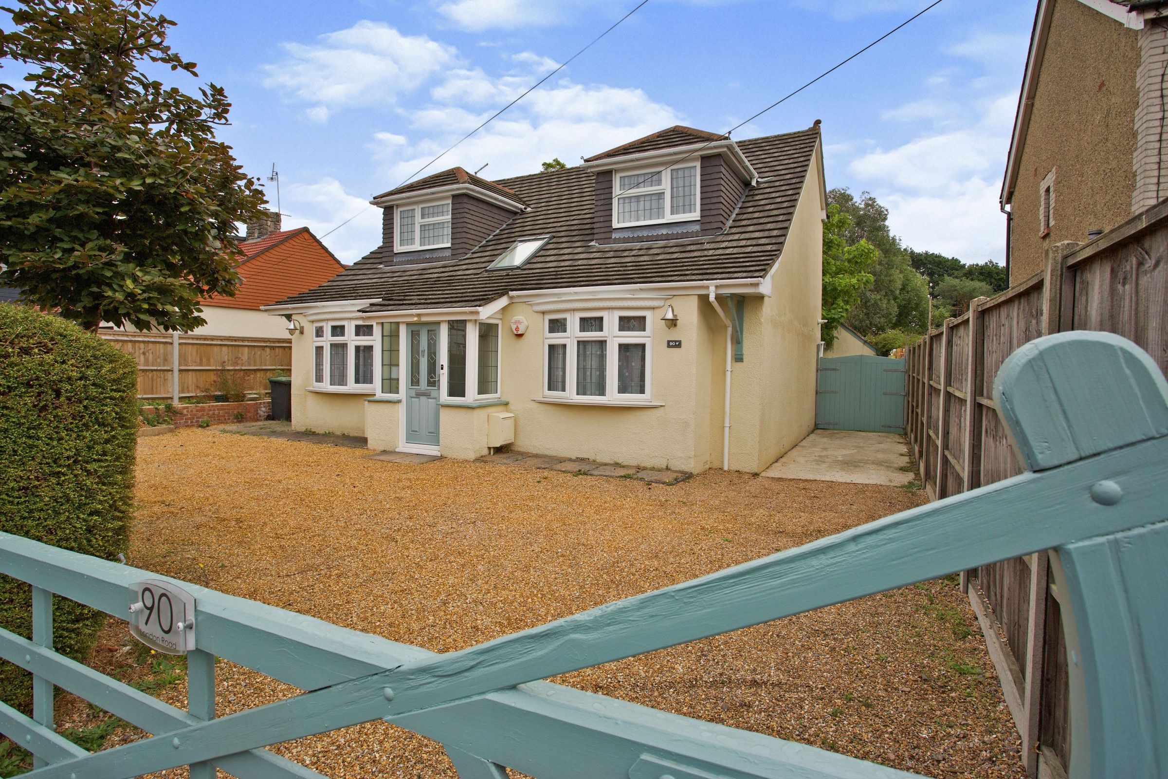 4 bed bungalow for sale in London Road, Cowplain, Waterlooville PO8