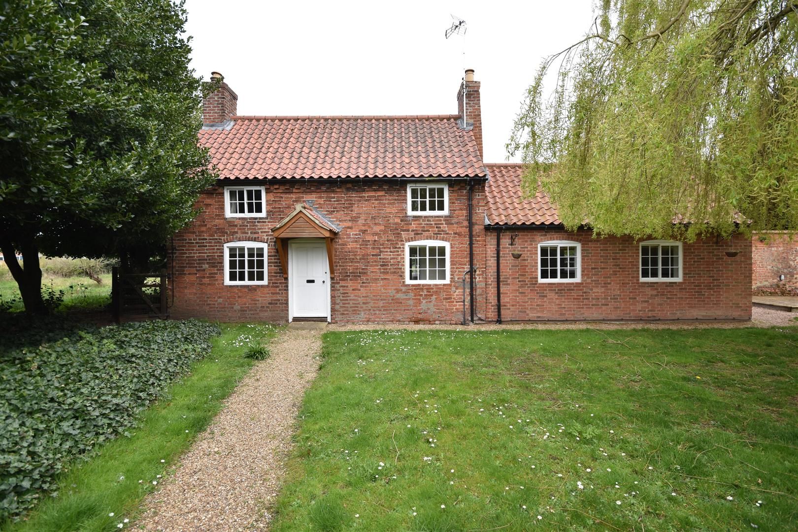 2 bed detached house for sale in Low Road, Besthorpe, Newark NG23 Zoopla