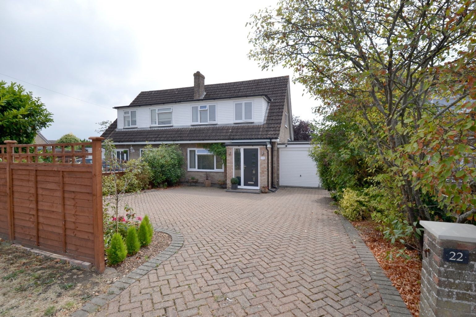 3 bed semidetached house for sale in Sagecroft Road, Thatcham RG18