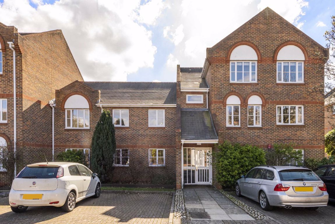 2 bed property to rent in Catherine Drive, Richmond TW9 Zoopla