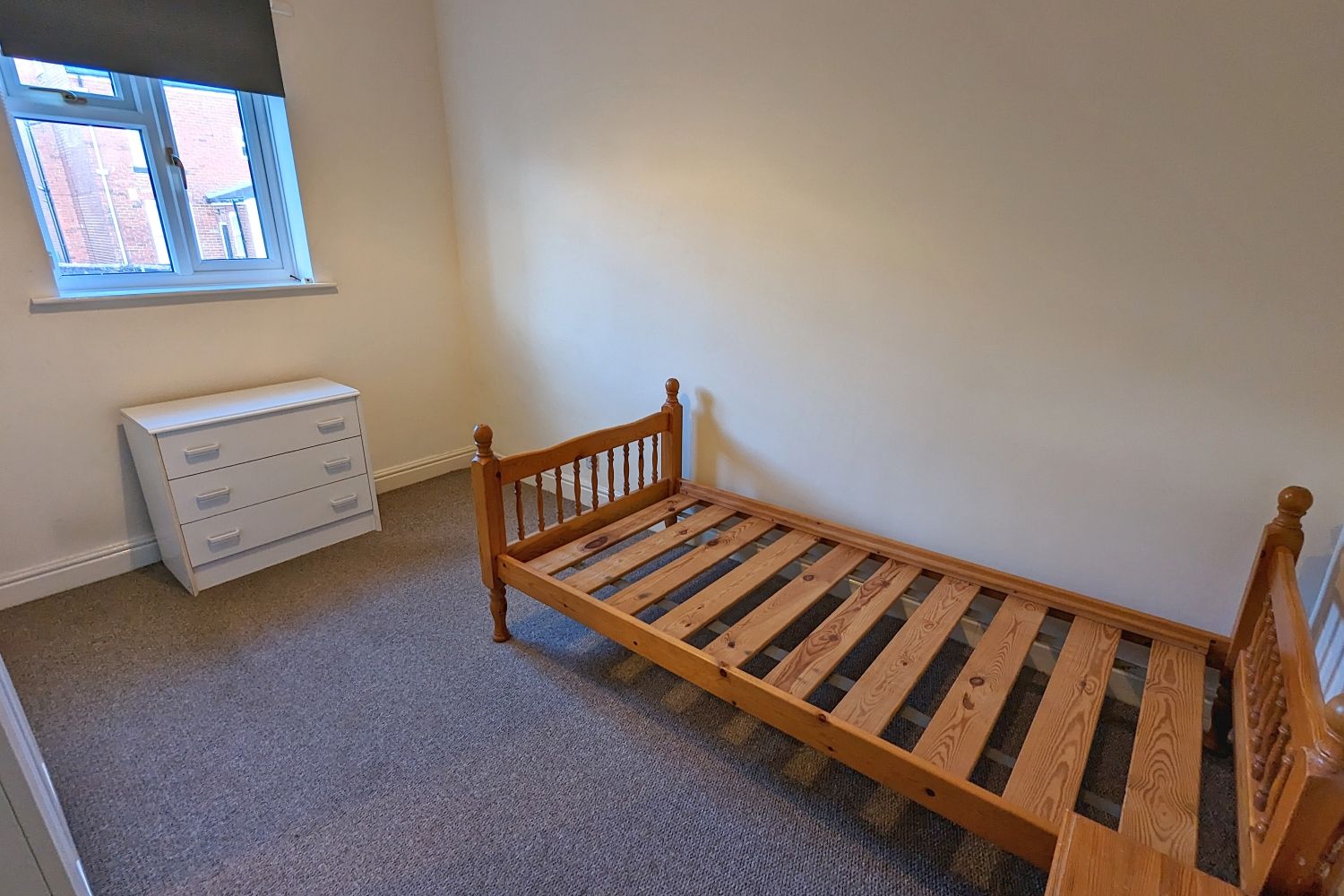 2 bed terraced house to rent in Mitchell Road, Woodseats. Sheffield S8