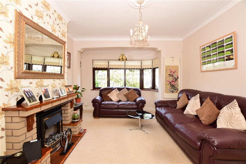 Cranston Park Avenue, Upminster, Essex RM14  