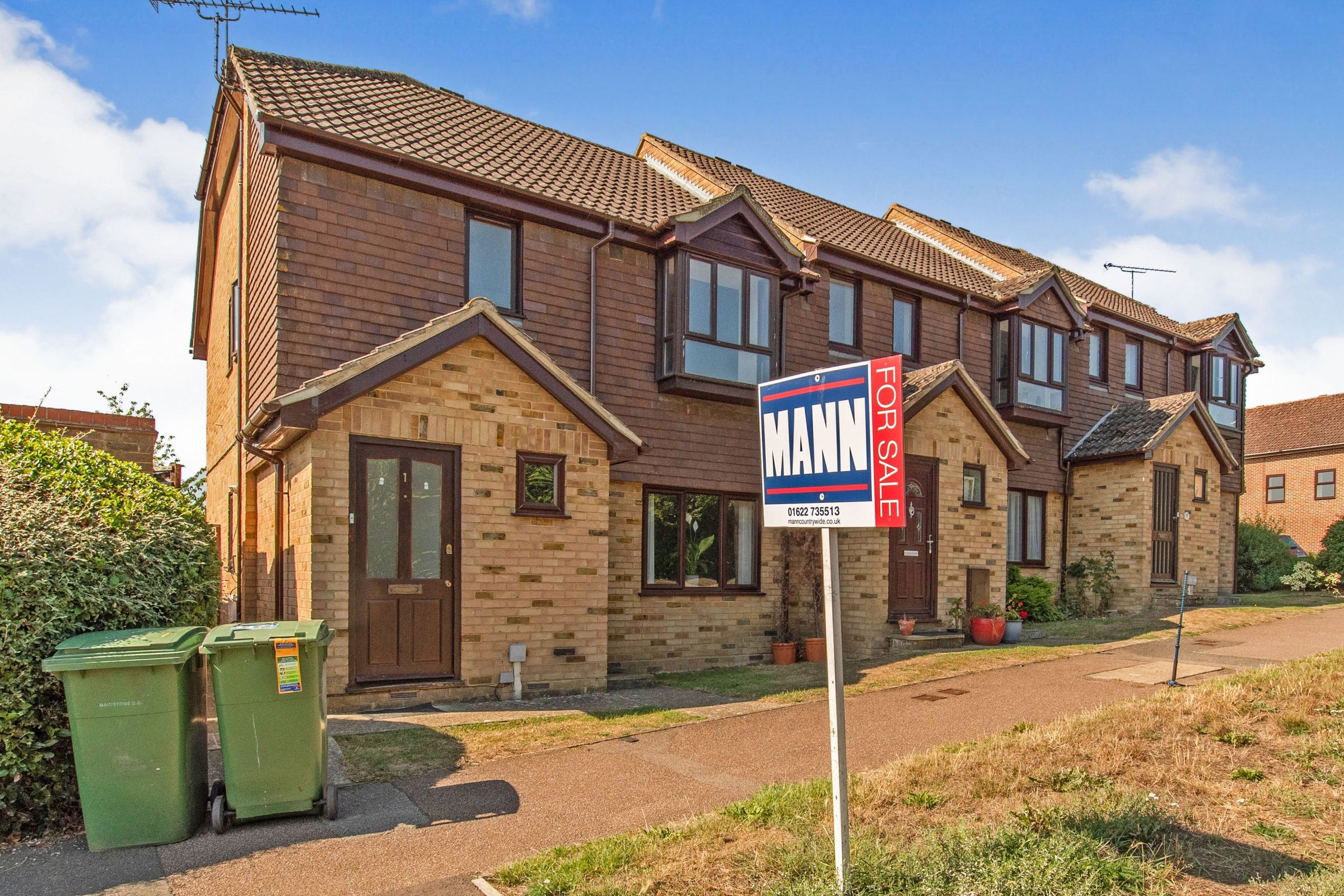 2 bed flat for sale in Penhurst Close, Weavering, Maidstone, Kent ME14