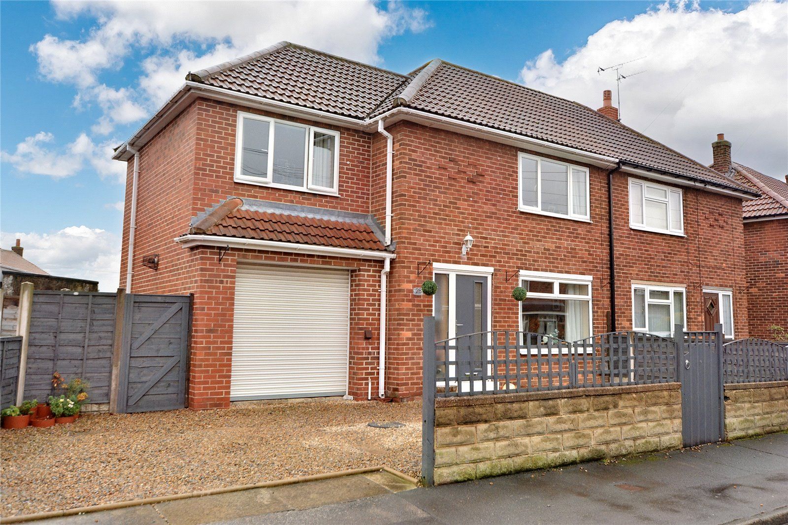 3 bed semidetached house for sale in Elm Avenue, Kippax, Leeds LS25