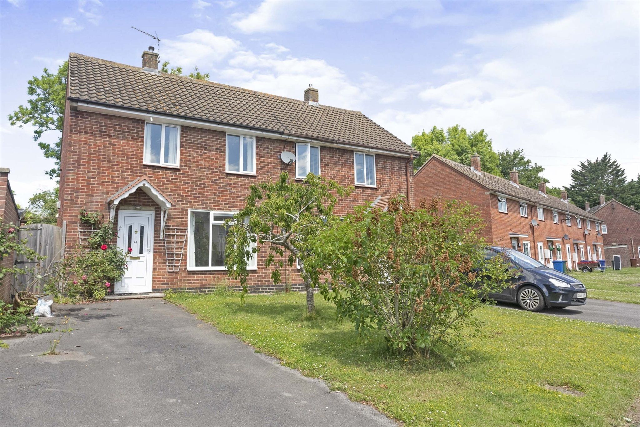 2 bed semidetached house for sale in West Hawthorn Road, Ambrosden