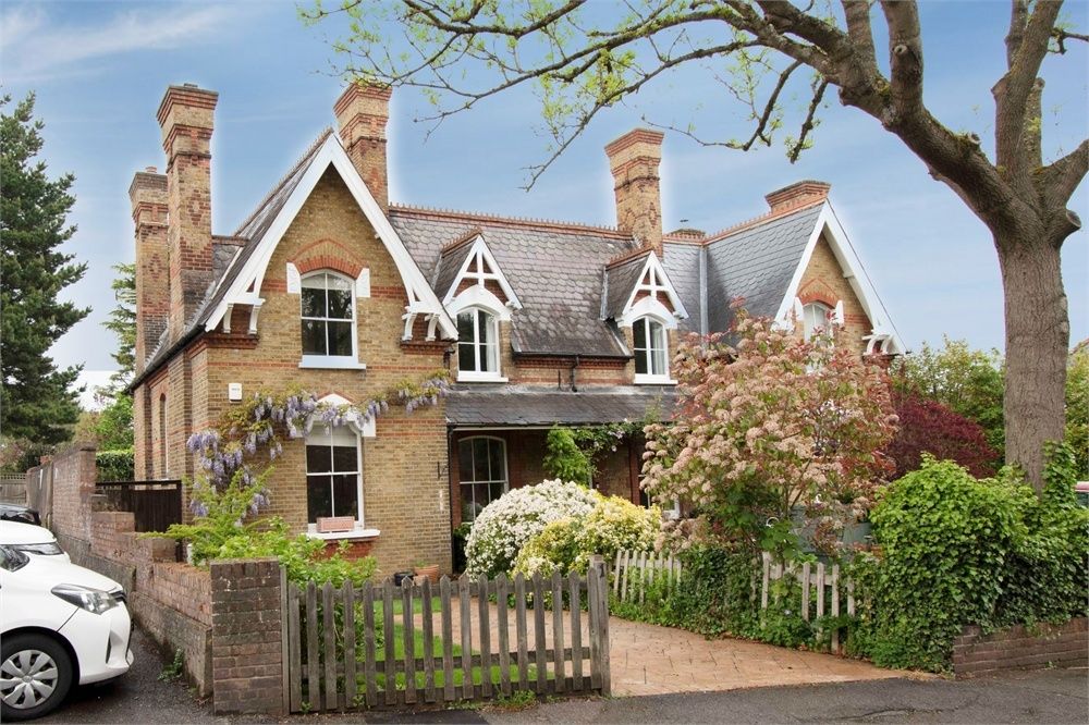 2 bed end terrace house for sale in Old Perry Street, Chislehurst, Kent