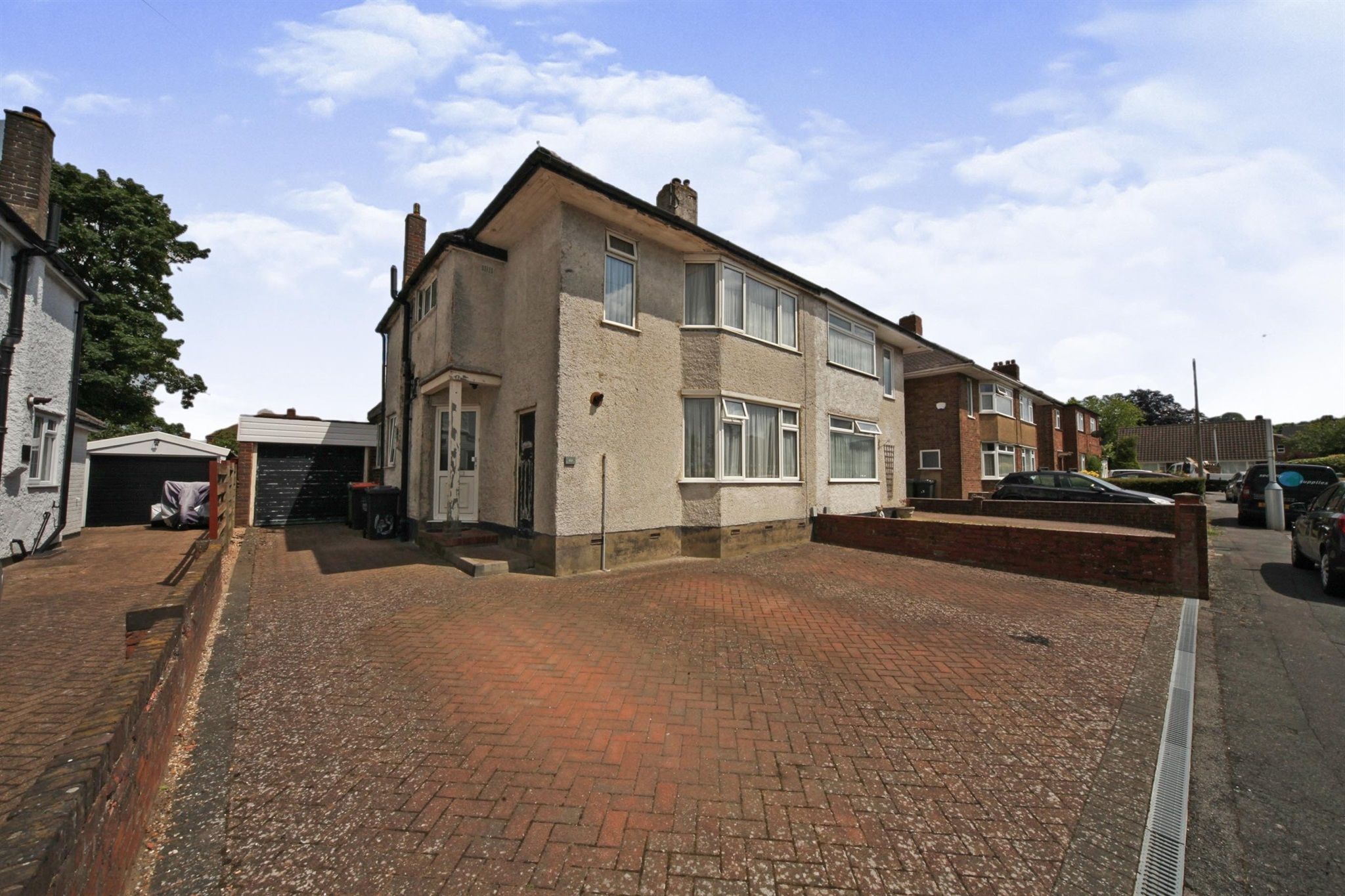 3 bed semidetached house for sale in Ridgeway Drive, Dunstable LU5