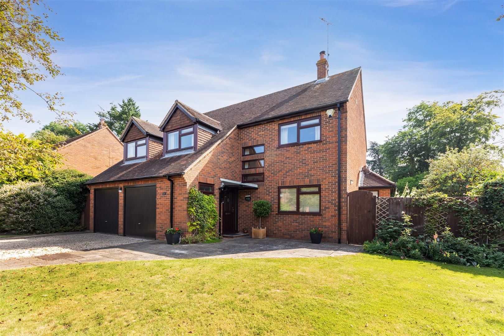 4 bed detached house for sale in Coldharbour Close, HenleyOnThames