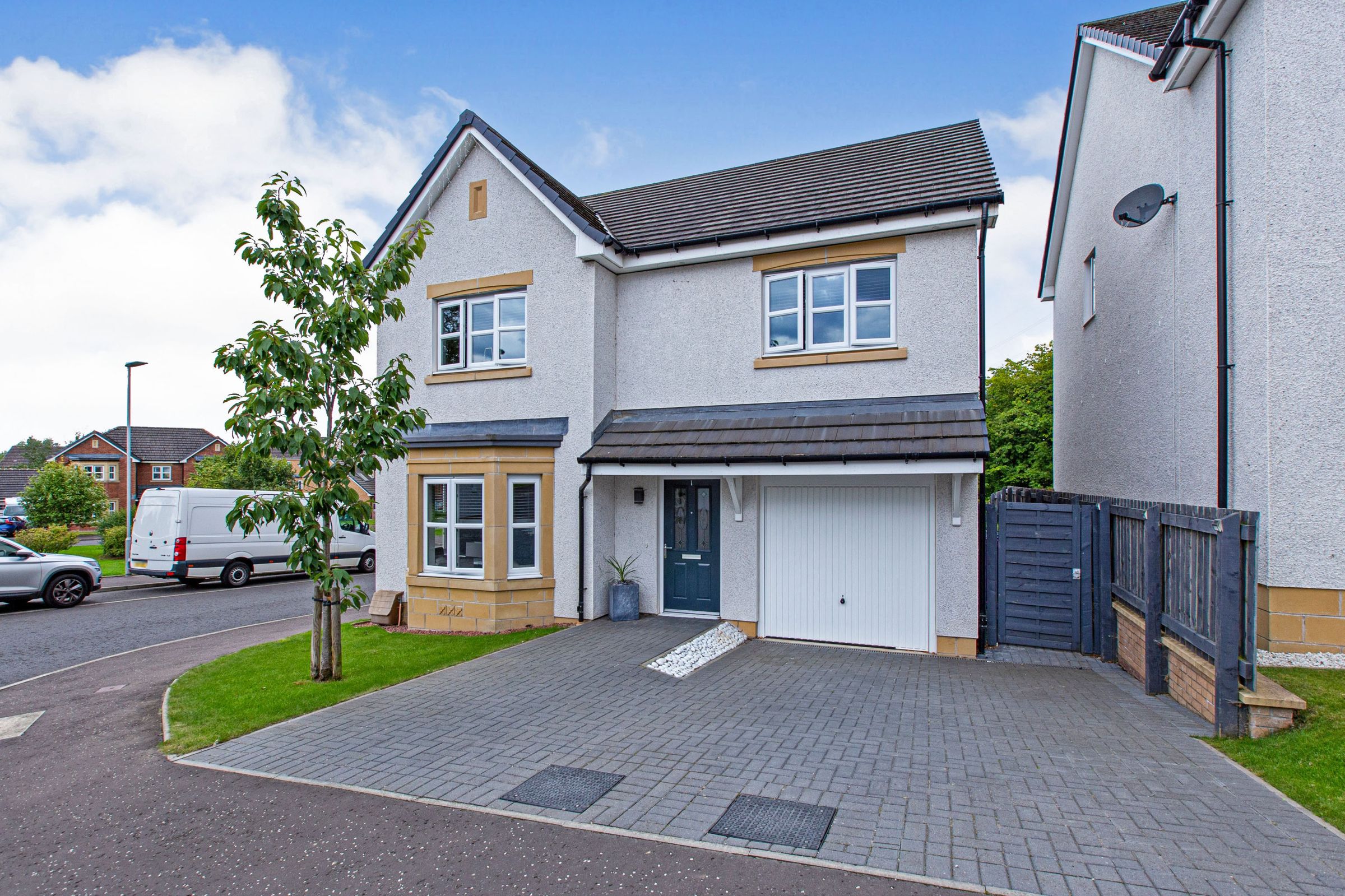 4 bed detached house for sale in Broomhouse Drive, Glasgow G71 Zoopla