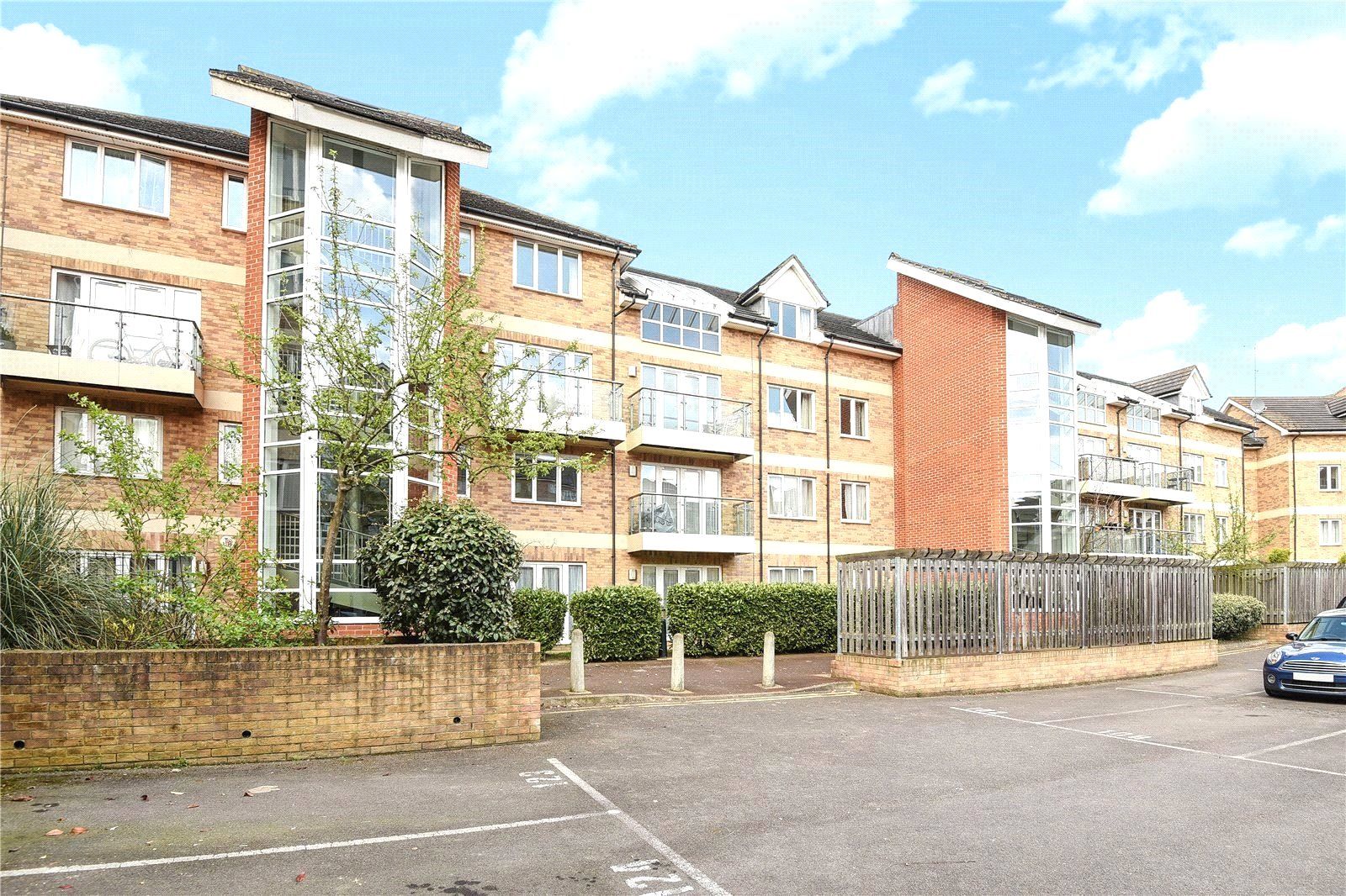 2 bed flat for sale in Branagh Court, Reading, Berkshire RG30 Zoopla