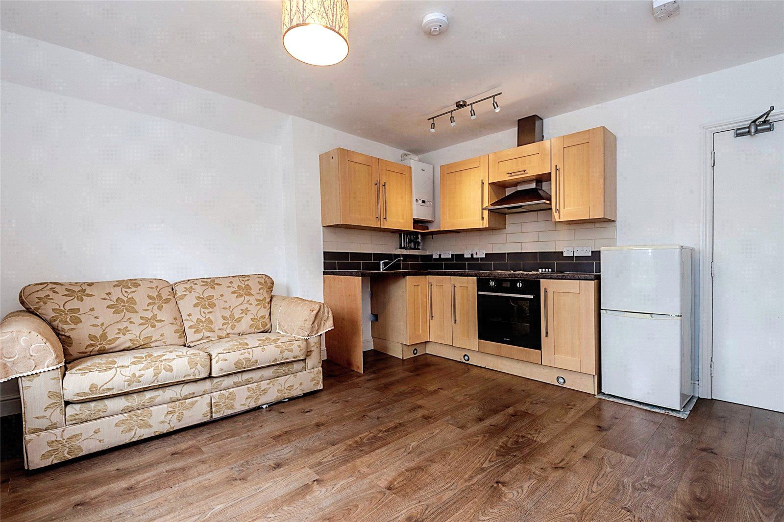 1 bed flat for sale in Lansdowne Road, Bedford, Bedfordshire MK40 Zoopla