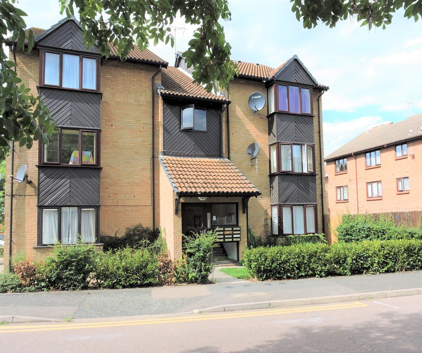 Studio for sale in Pycroft Way, Edmonton, London N9 - Zoopla