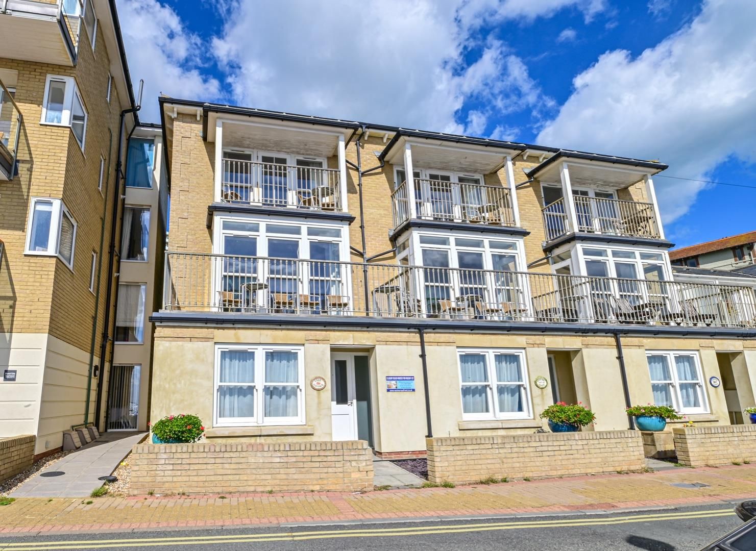 4 bed town house for sale in Esplanade, Ventnor PO38 Zoopla