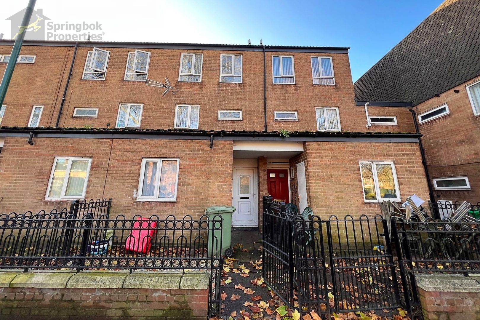 4 bed terraced house for sale in Arkwright Walk, Nottingham