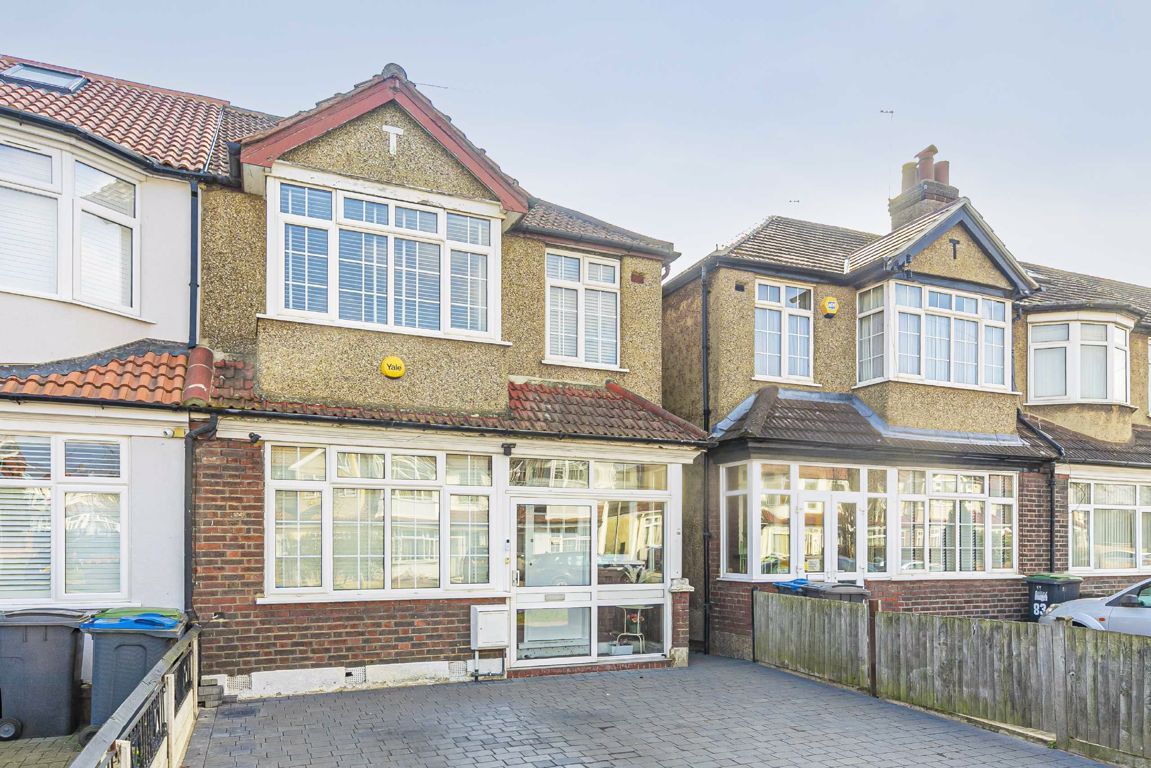 3 bed property for sale in Cranborne Avenue, Tolworth, Surbiton KT6