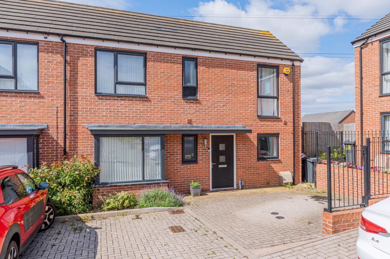2 bed semidetached house for sale in Lower Beeches Road, Northfield