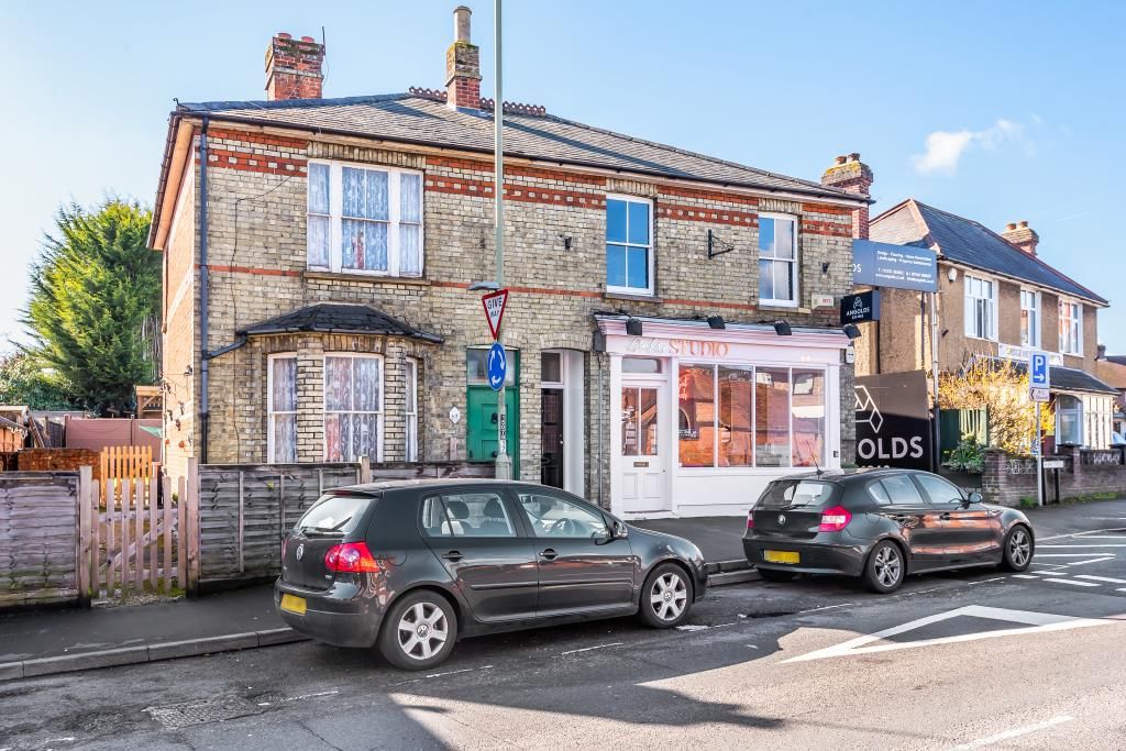 3 bed semidetached house for sale in Bagshot, Surrey GU19 Zoopla