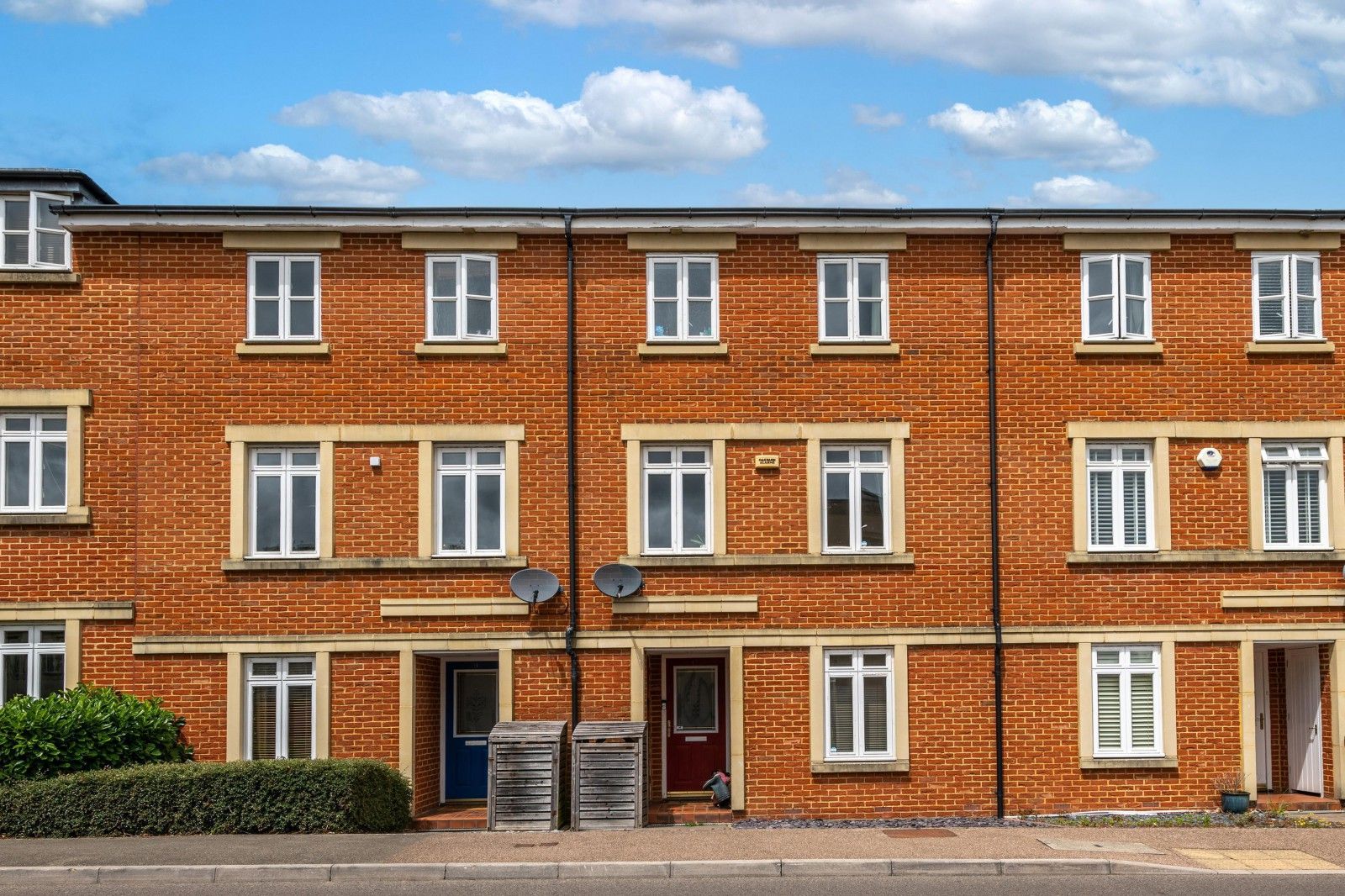 4 bed terraced house for sale in Royal Earlswood Park, Redhill RH1 Zoopla